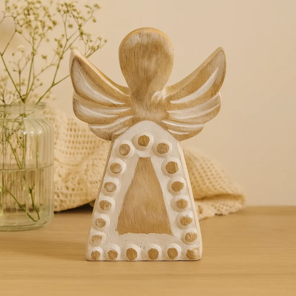 Bijela ručno rezbarena figura đela od manga drva