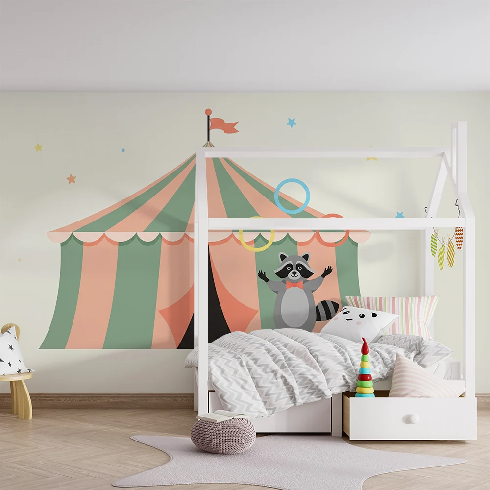 Kinderzimmer Tapete | Fröhlicher Zirkus mit einem Waschbären