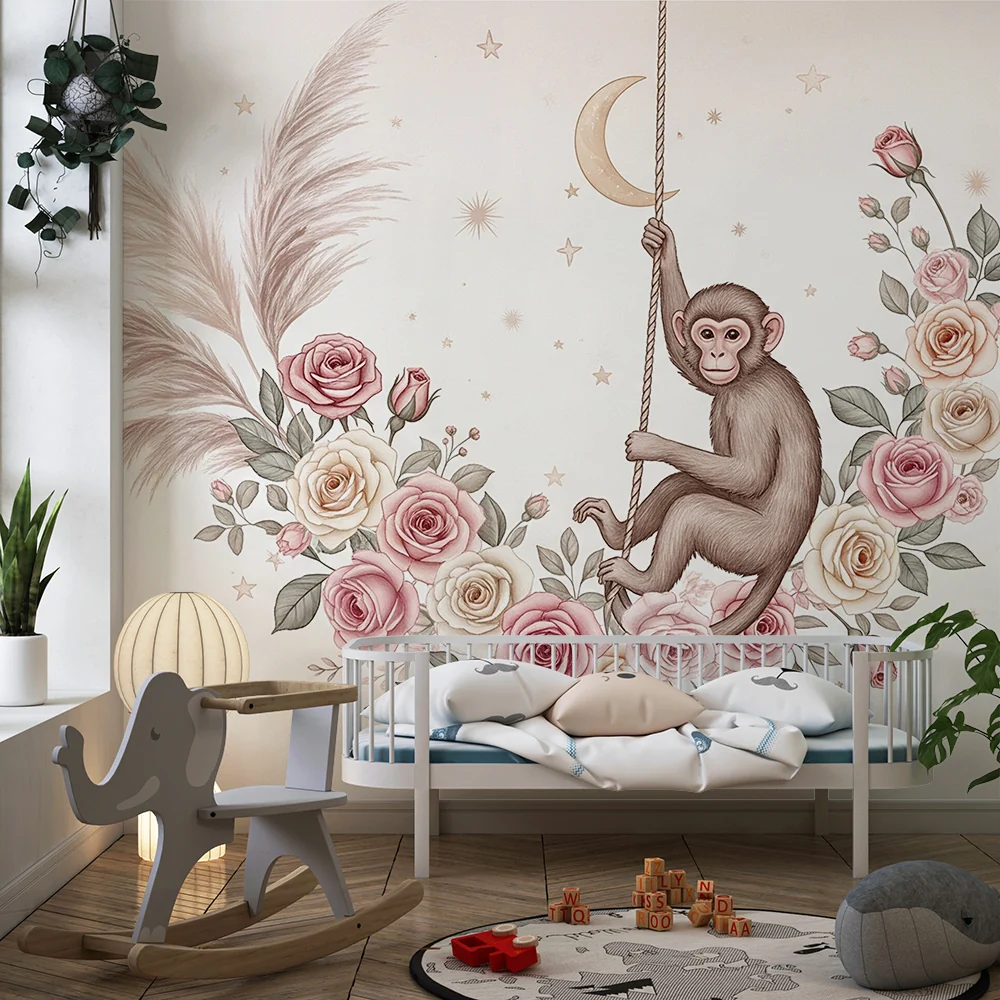 Papel de parede quarto bebê | Šaljivi majmun visi među nježnim ružama