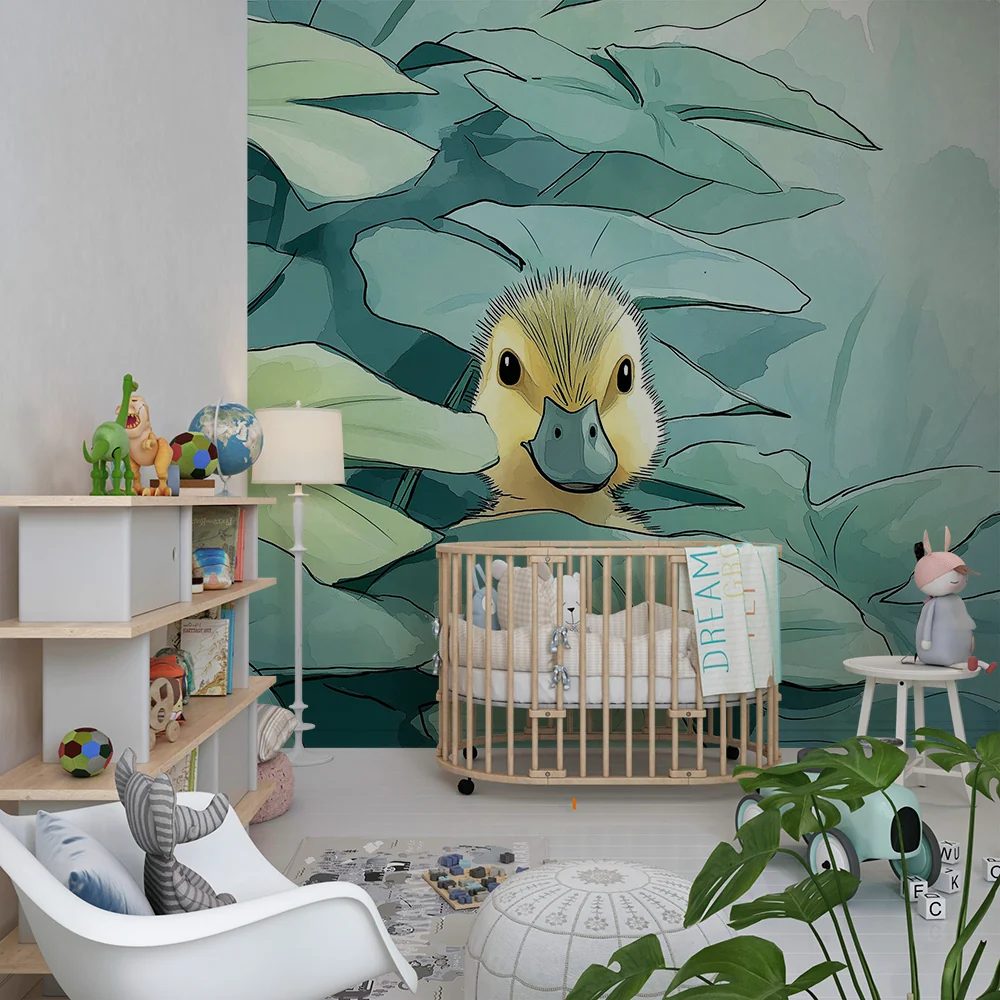 Papel de parede quarto bebê | Simpática patica escondida entre as folhas verdes