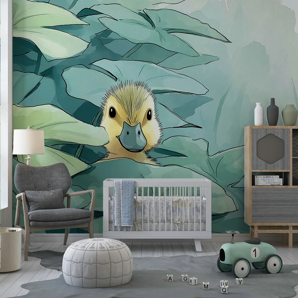 Papel de parede quarto bebê | Simpática patica escondida entre as folhas verdes