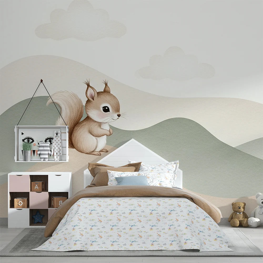 Papel de parede quarto bebê | Simpático esquilo em colinas suaves