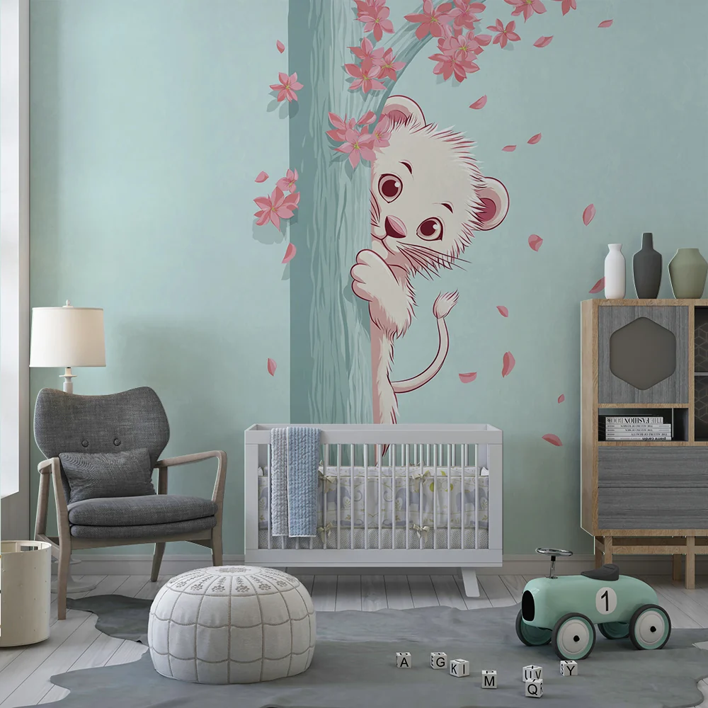 Papier de parede quarto bebê | Curioso leãozinho atrás de uma árvore florida