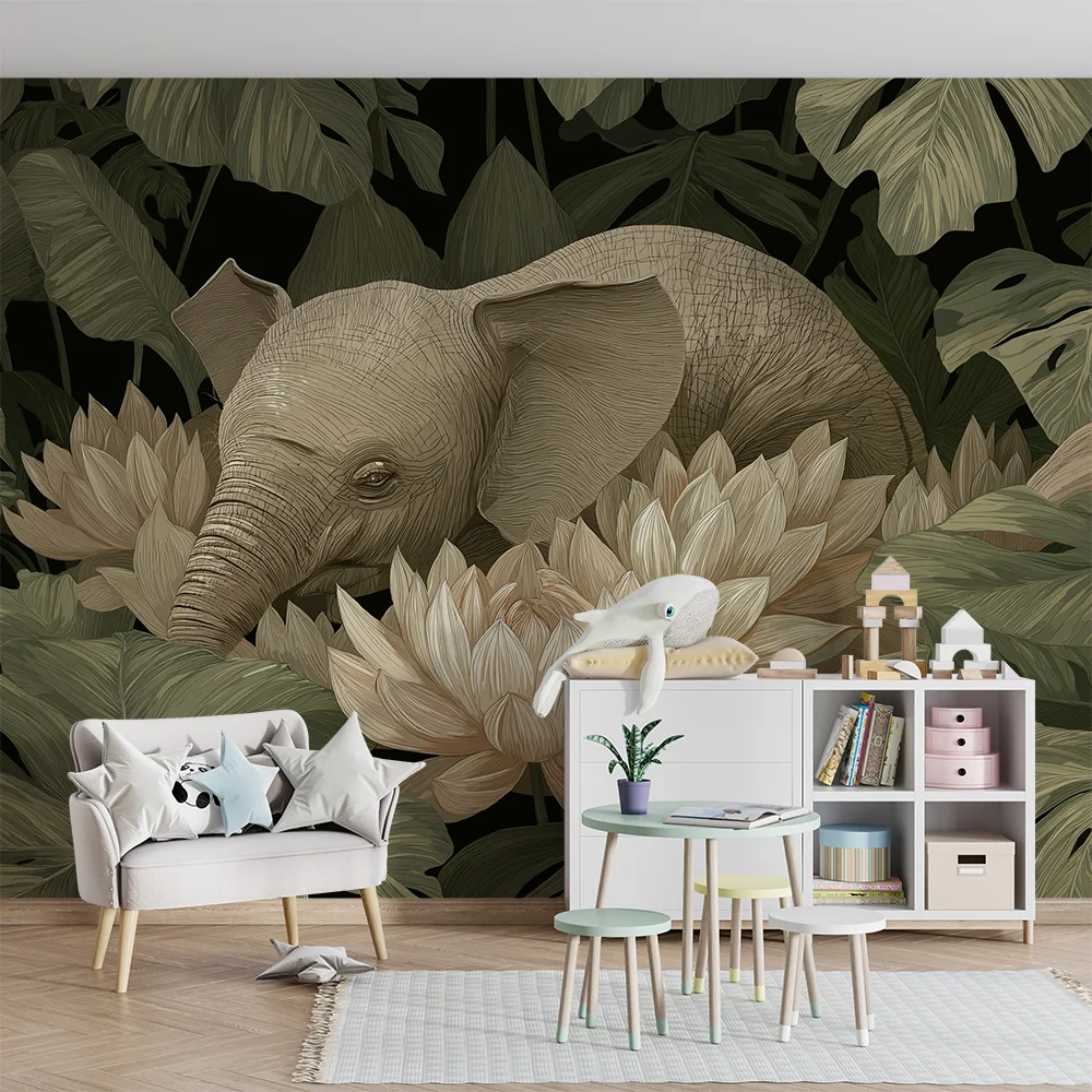 Papier de parede quarto bebê | Elegante elefante entre flores de lótus e folhagem exuberante