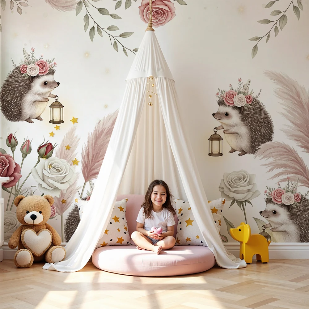 Papier de parede quarto bebê | Ouriços adoráveis com flores e lanternas