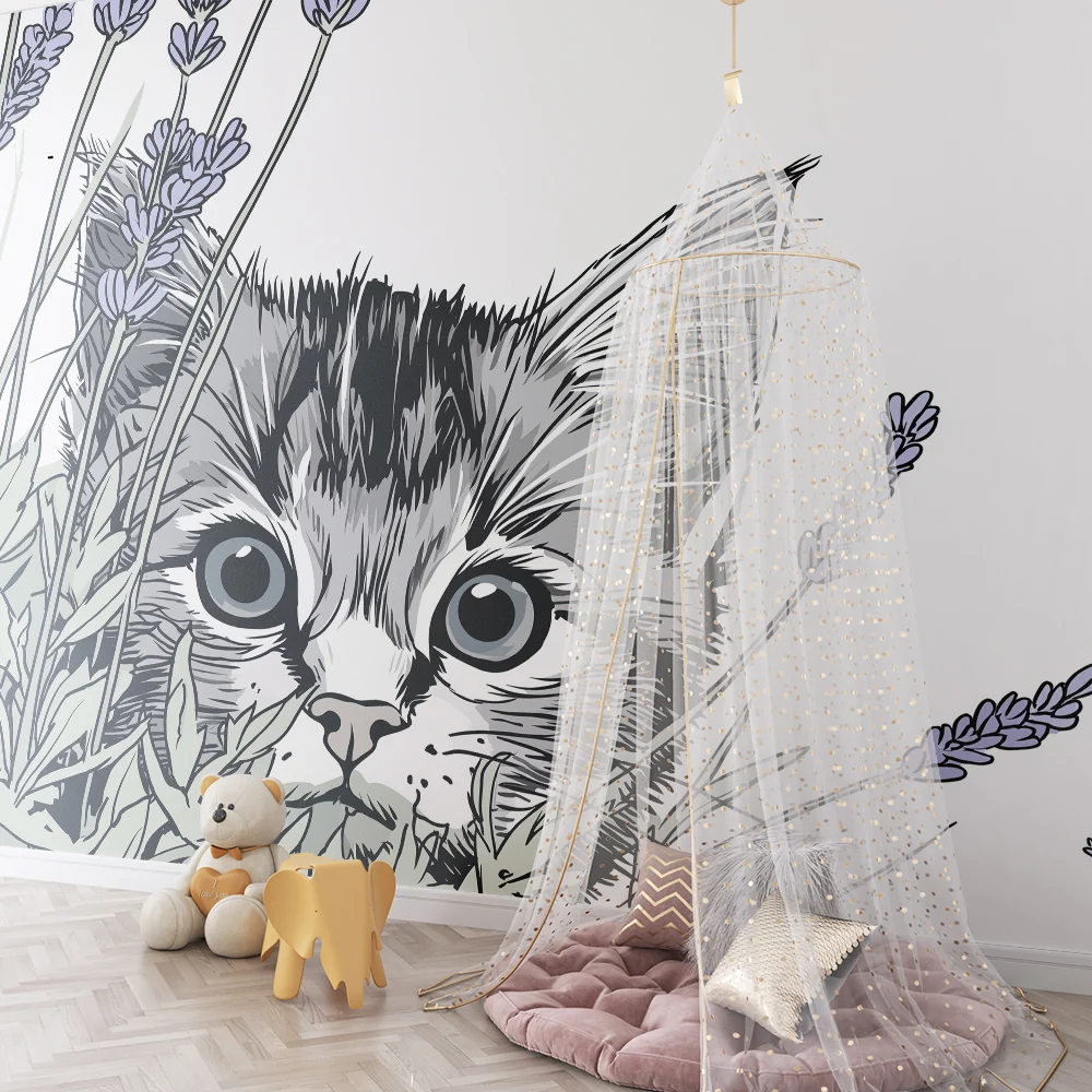 Papier de parede quarto crianç | Gatinho curioso entre as lavandas