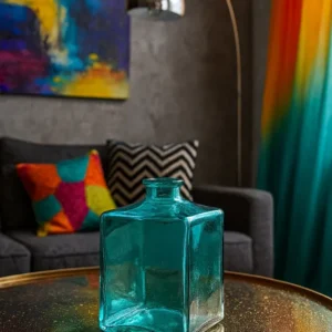Tirkizna staklena vaza 8×8×12 cm – moderan dekor za svaki prostor