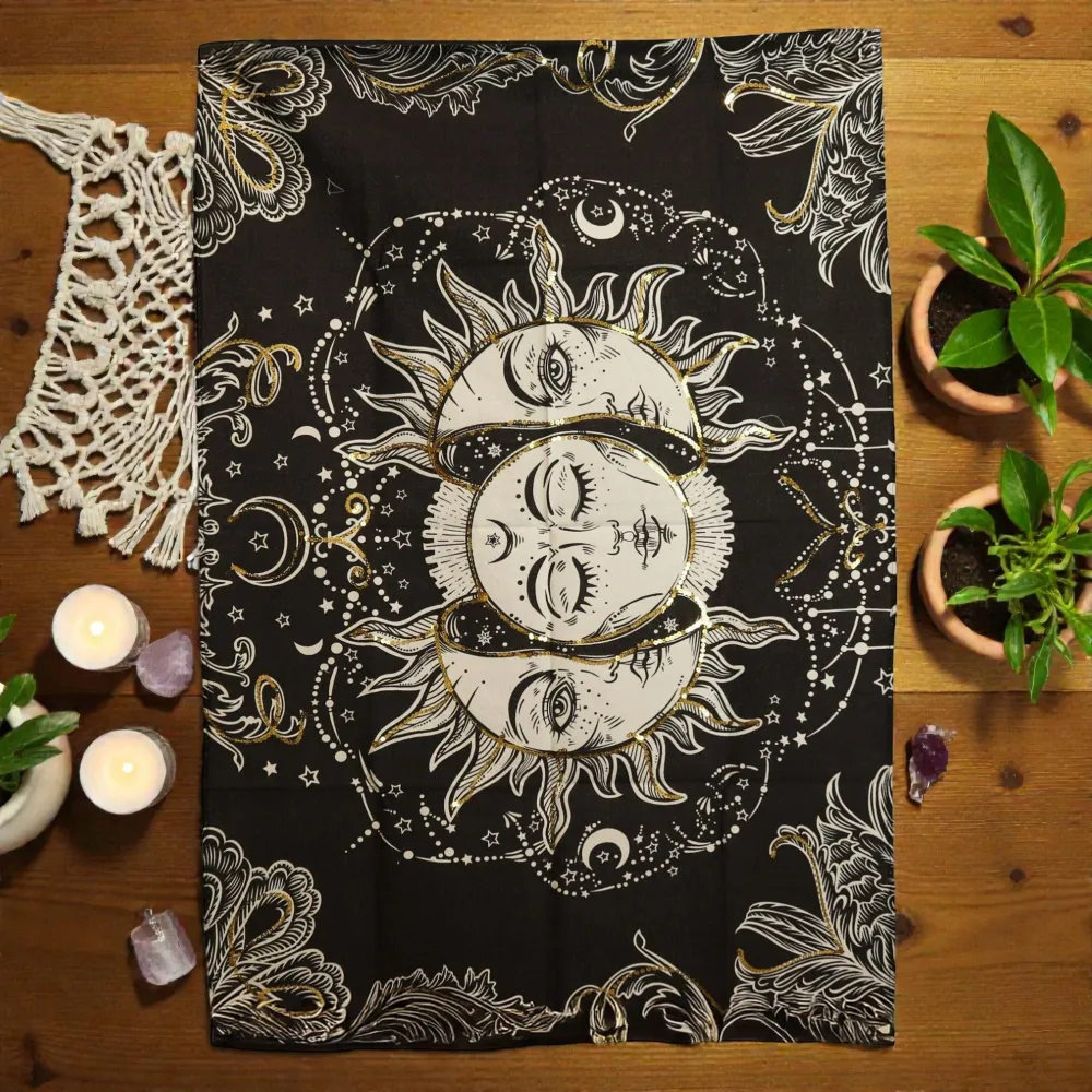 Umjetnost za zid od pamuka (70x110cm) – Božica Sunca