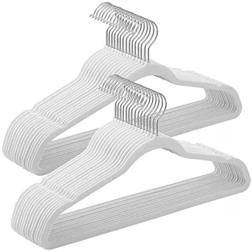 Set od 30 baršunastih, protukliznih vješalica širine 41,5 cm, bijele boje
