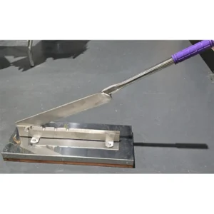 Meat cutting scissors stand