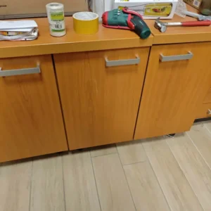 Uredski namještaj puno drvo