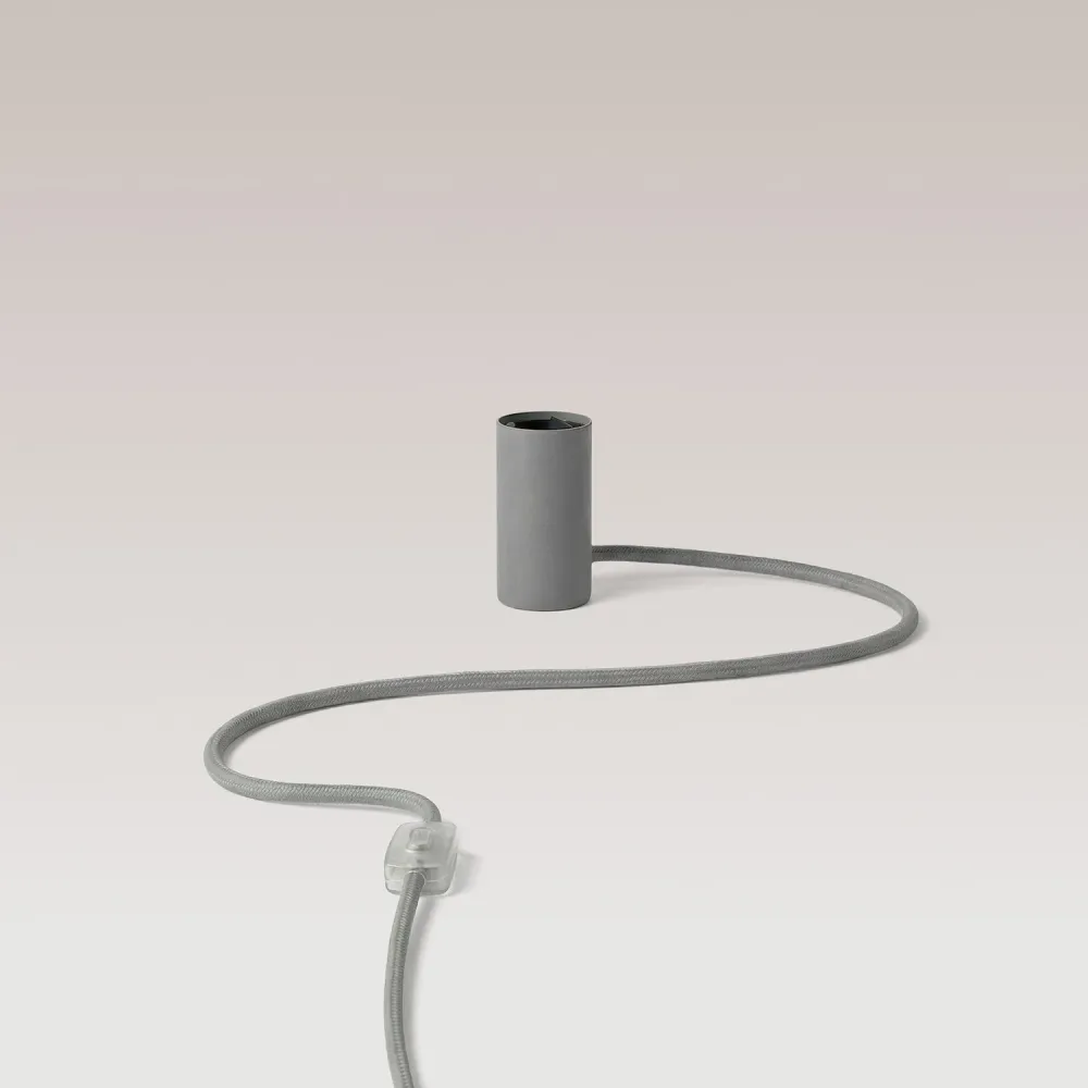 Lampada magnetica plug- con attacco E27 e spina UK - Grigio